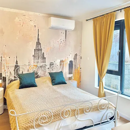 Designer Near Mall And Metro Station By Kvartiri Ltd דירה סופיה