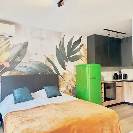 Designer Near Mall And Metro Station By Kvartiri Ltd דירה *