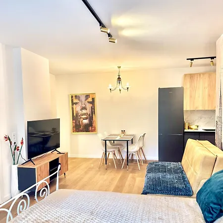 Designer Near Mall And Metro Station By Kvartiri Ltd