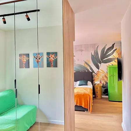 Designer Near Mall And Metro Station By Kvartiri Ltd דירה סופיה