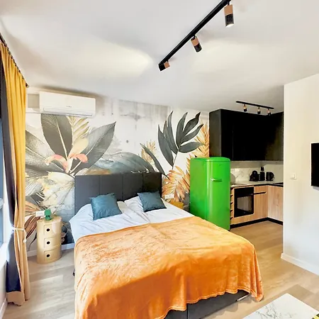 Designer Near Mall And Metro Station By Kvartiri Ltd