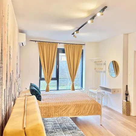 Daire Designer Near Mall And Metro Station By Kvartiri Ltd Sofya